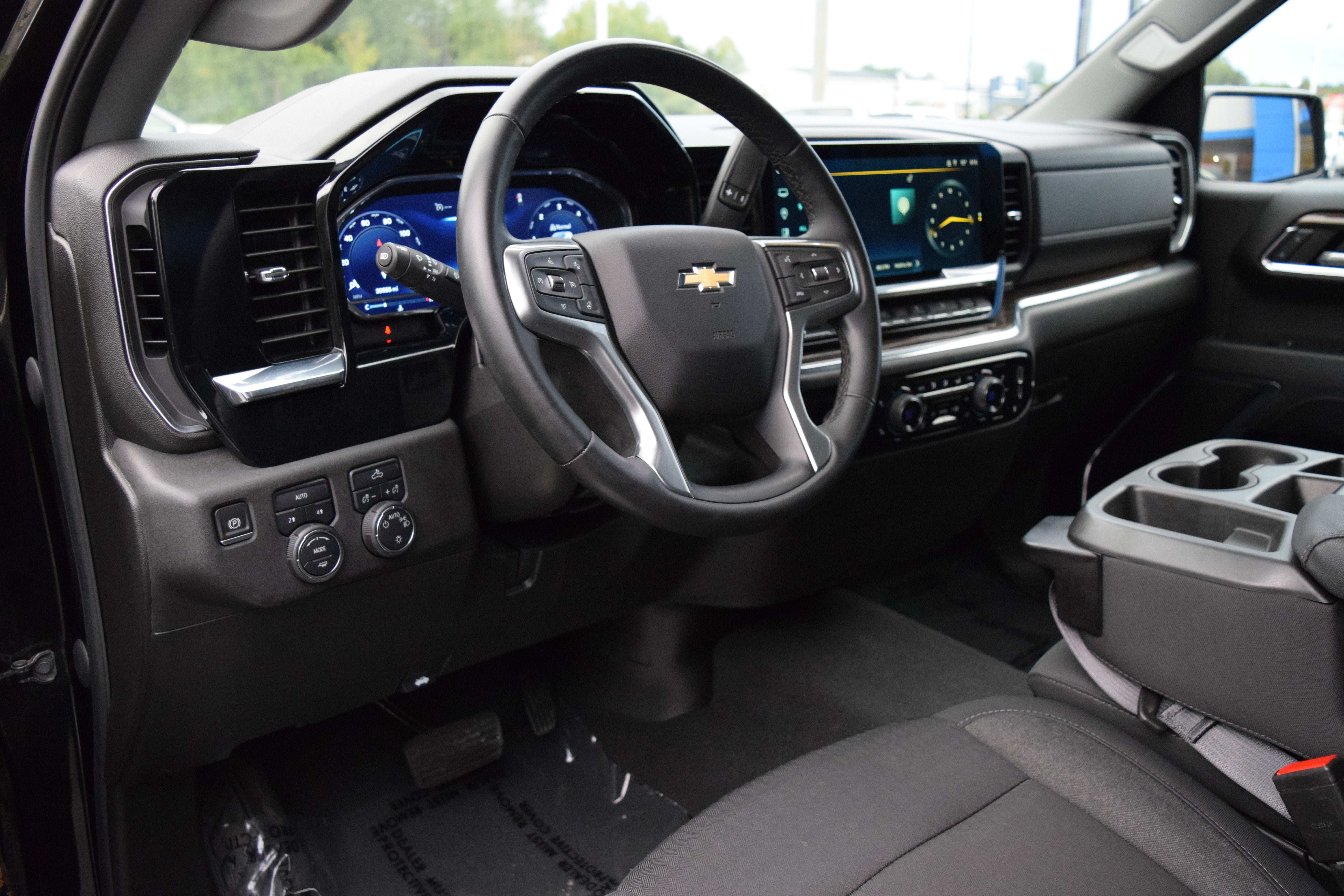 2024 Chevrolet Silverado 1500 LT - Photo 16