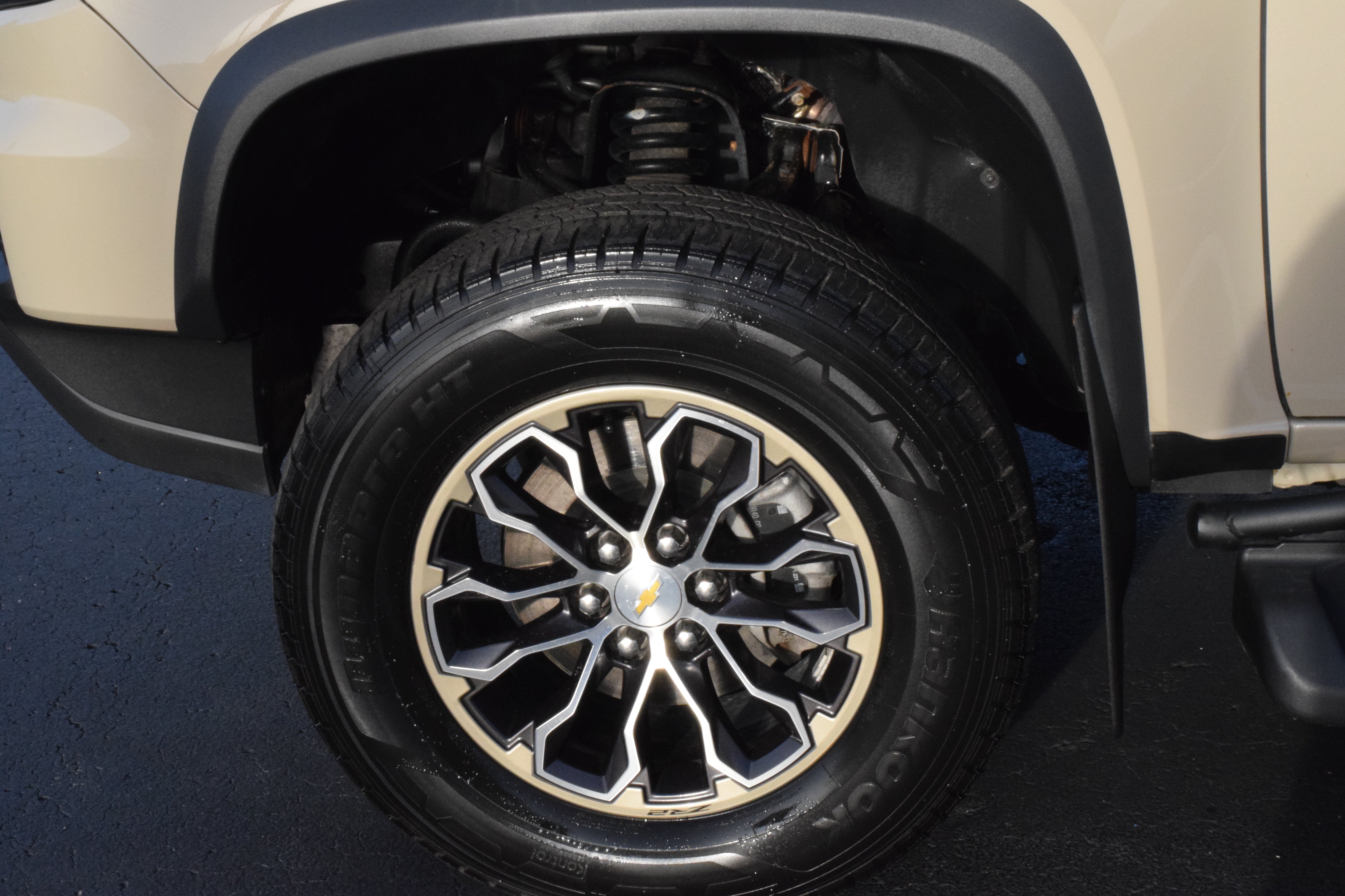 2022 Chevrolet Colorado ZR2 - Photo 12
