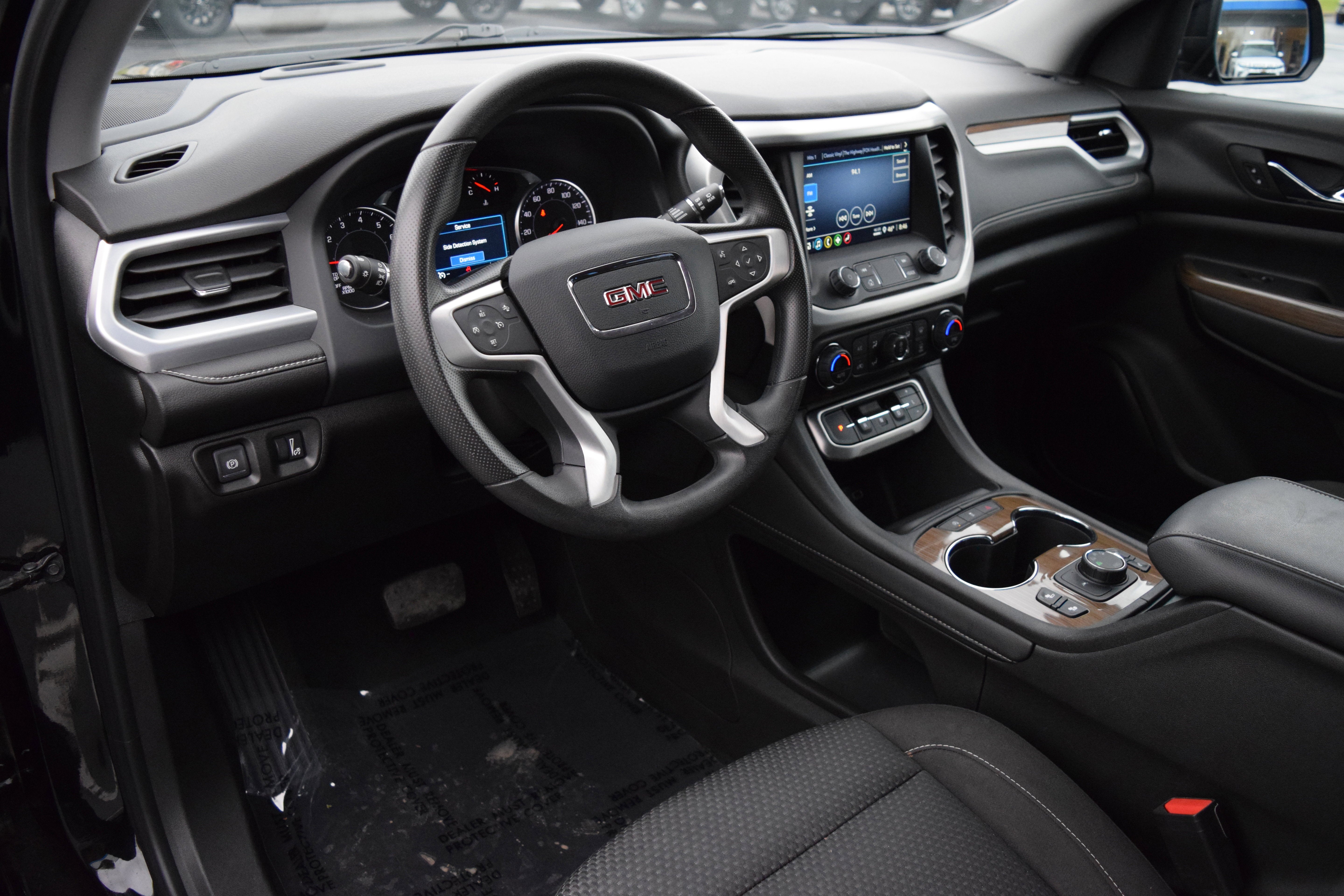 2023 GMC Acadia SLE