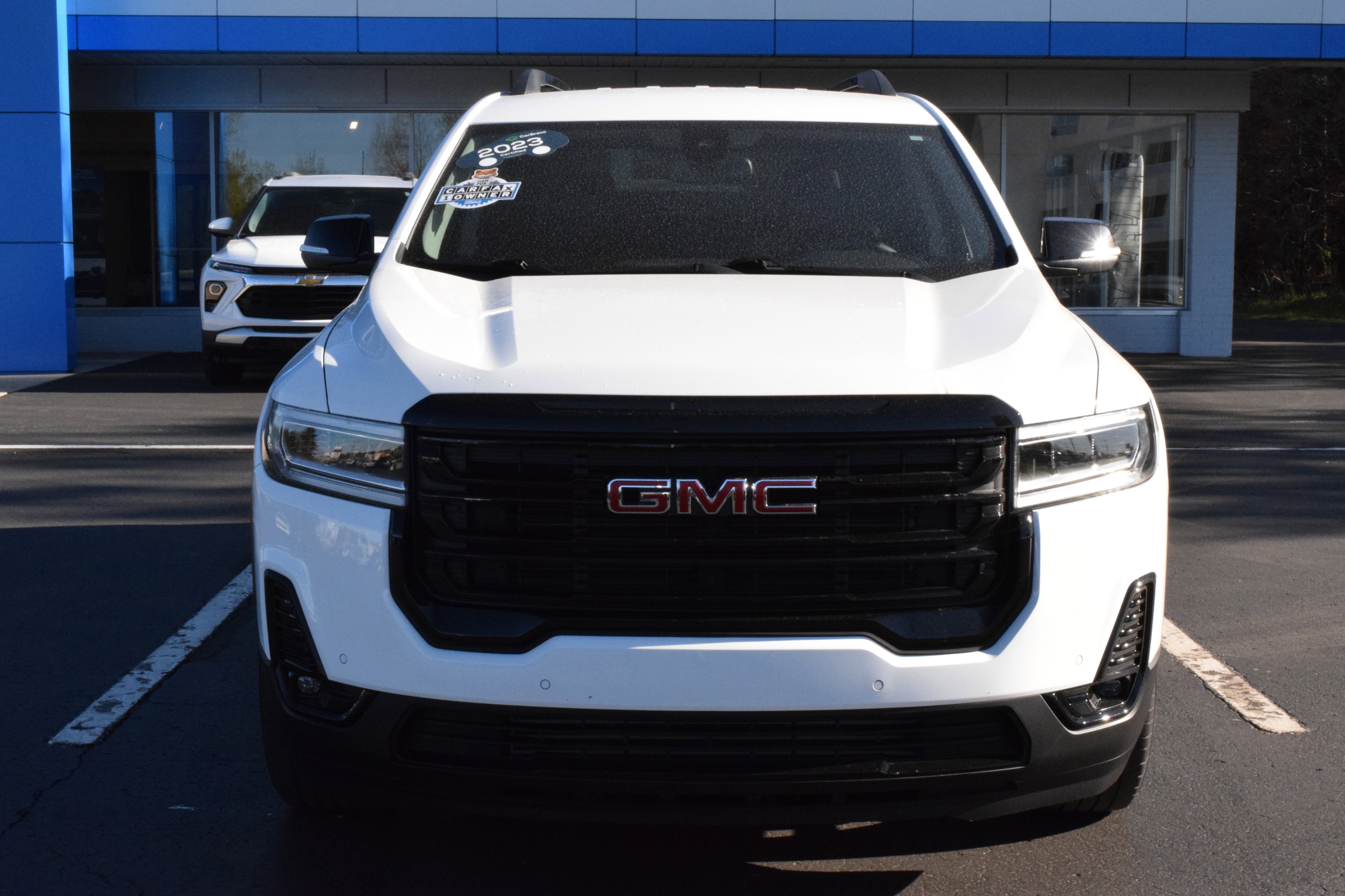2023 GMC Acadia SLT
