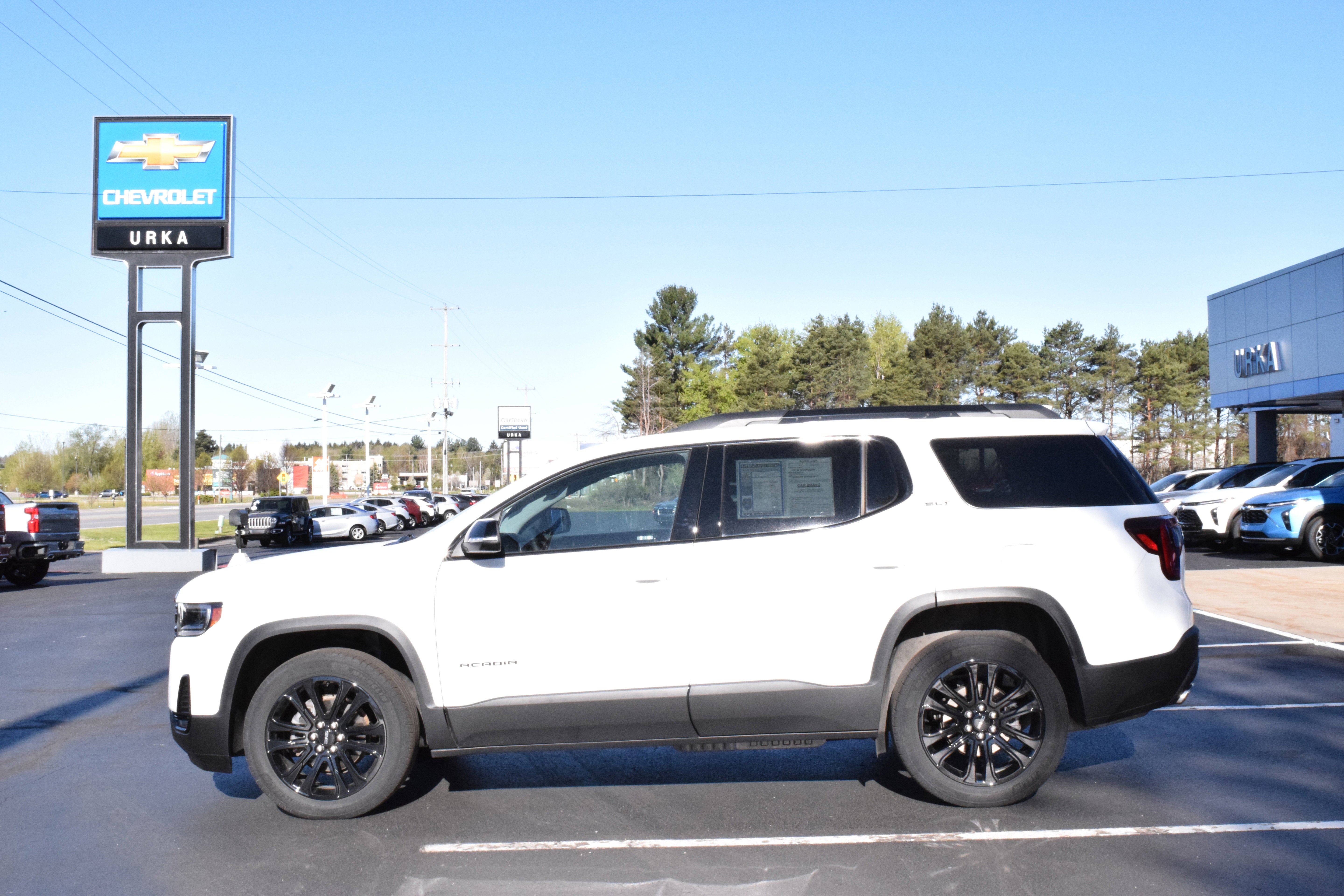 2023 GMC Acadia SLT