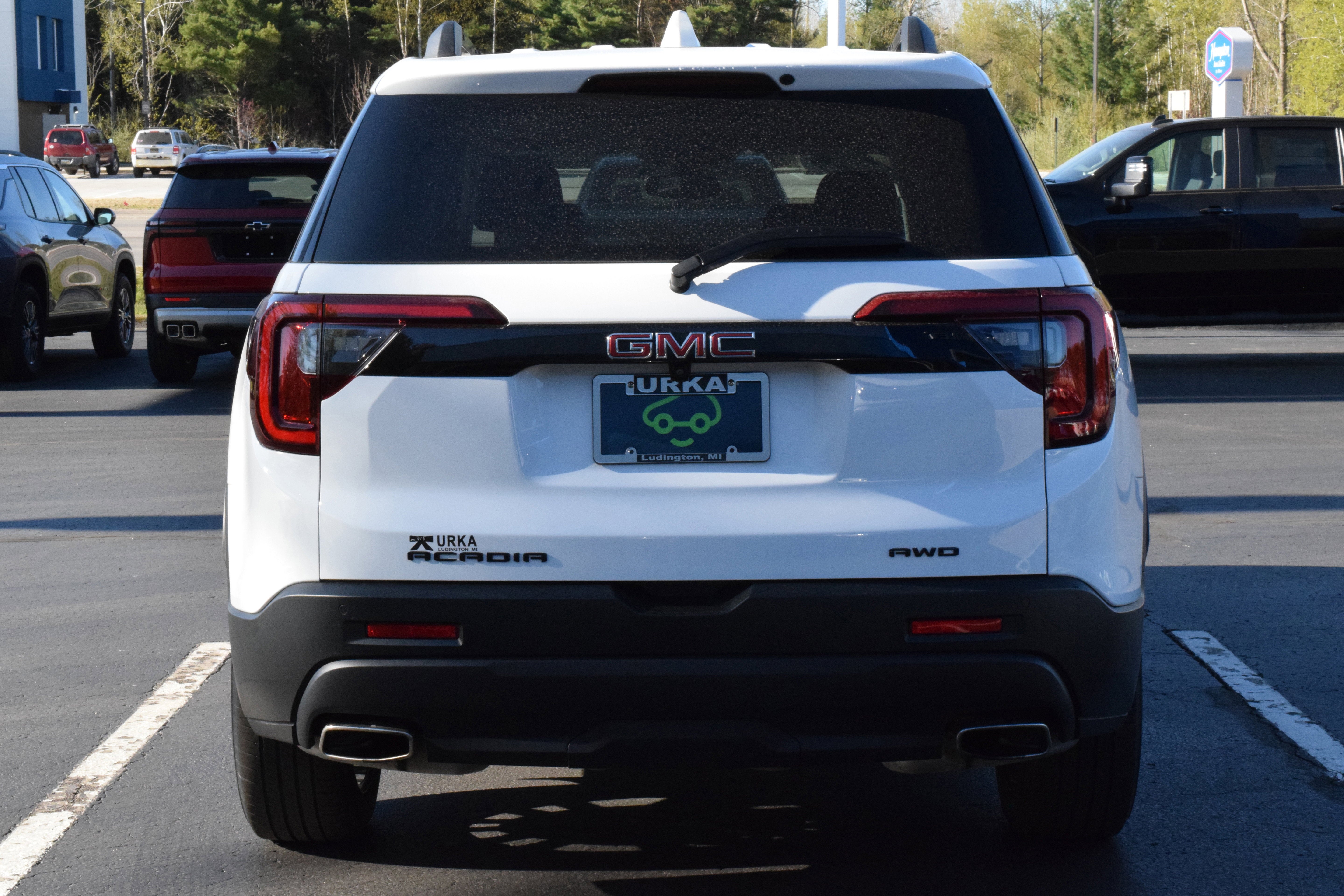 2023 GMC Acadia SLT
