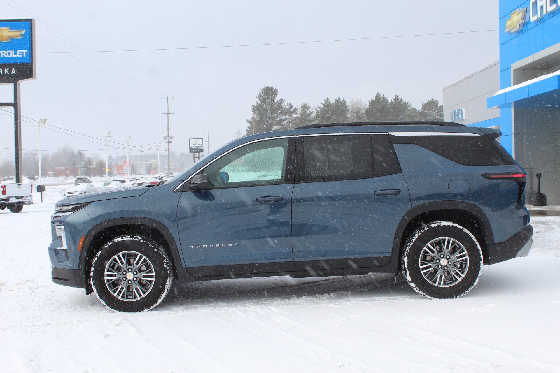2024 Chevrolet Traverse LT