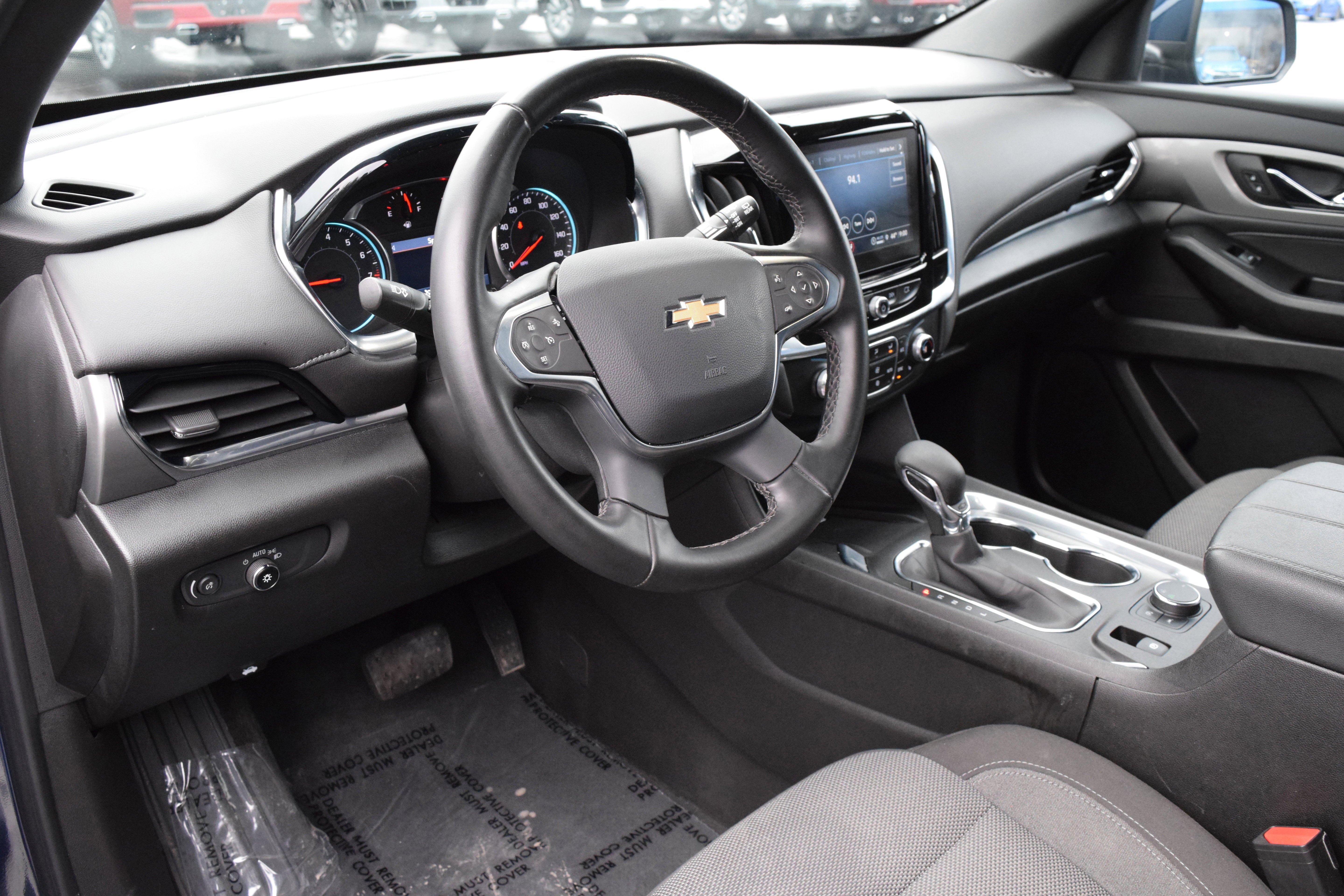 2023 Chevrolet Traverse LT Cloth