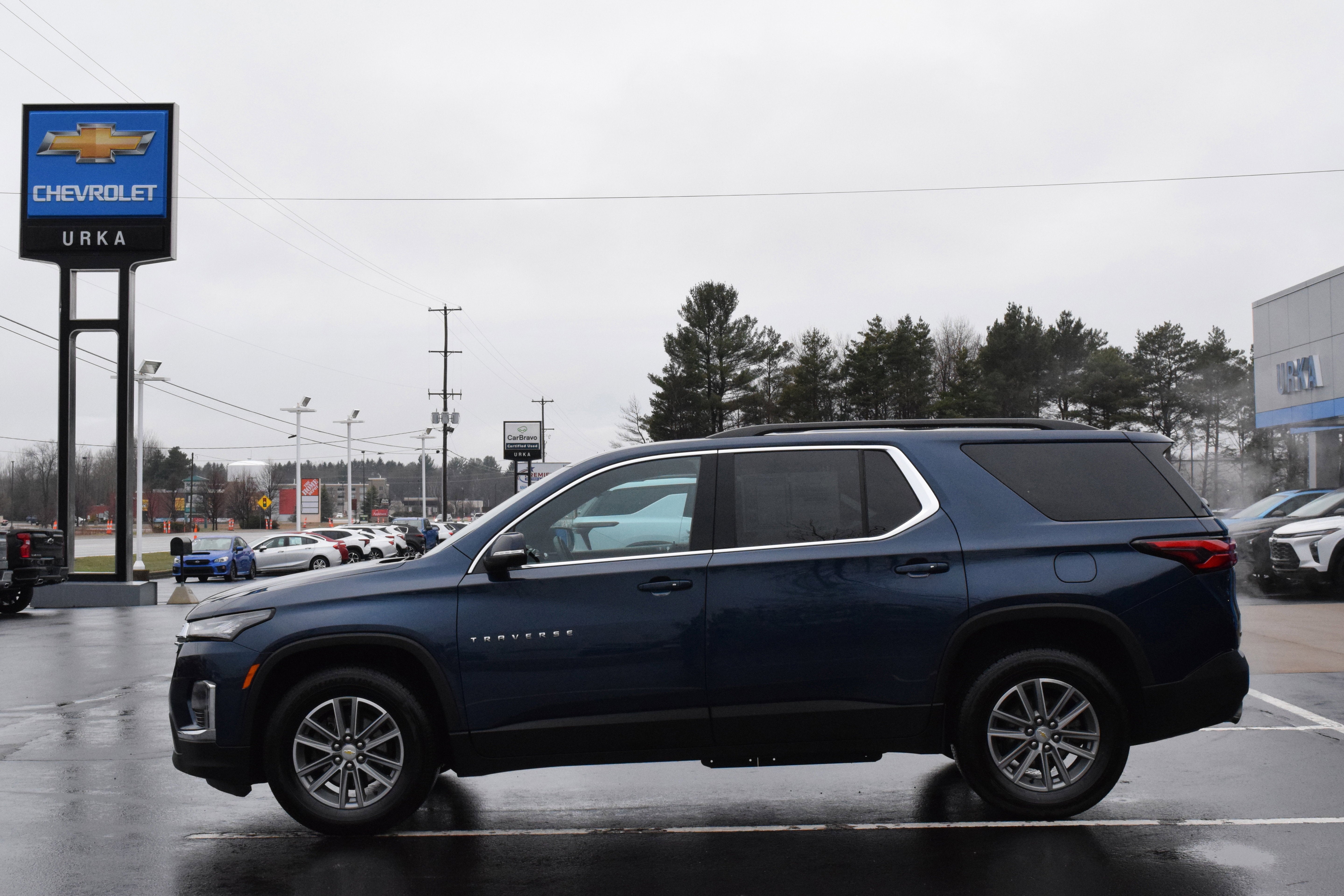 2023 Chevrolet Traverse LT Cloth