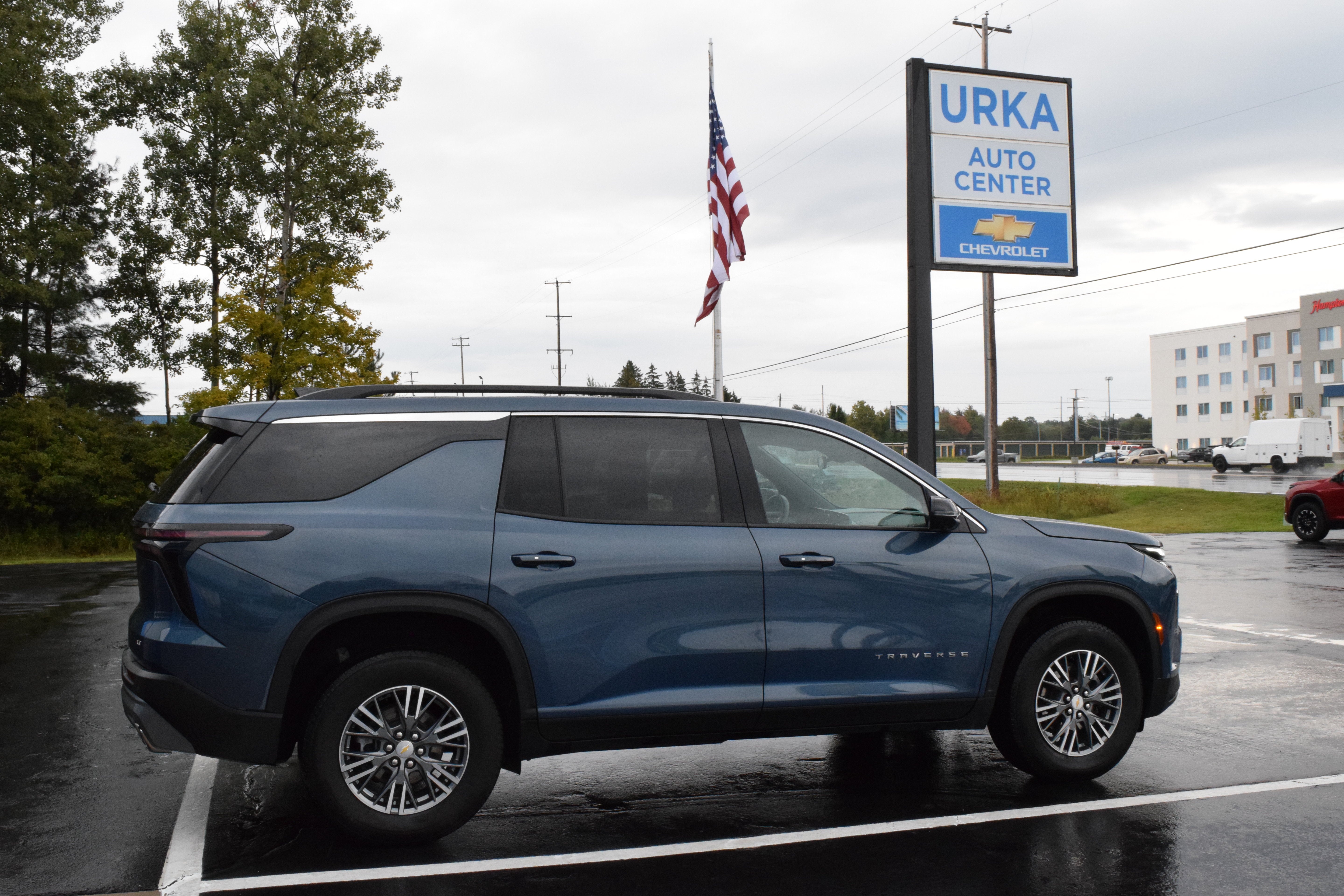 2024 Chevrolet Traverse LT