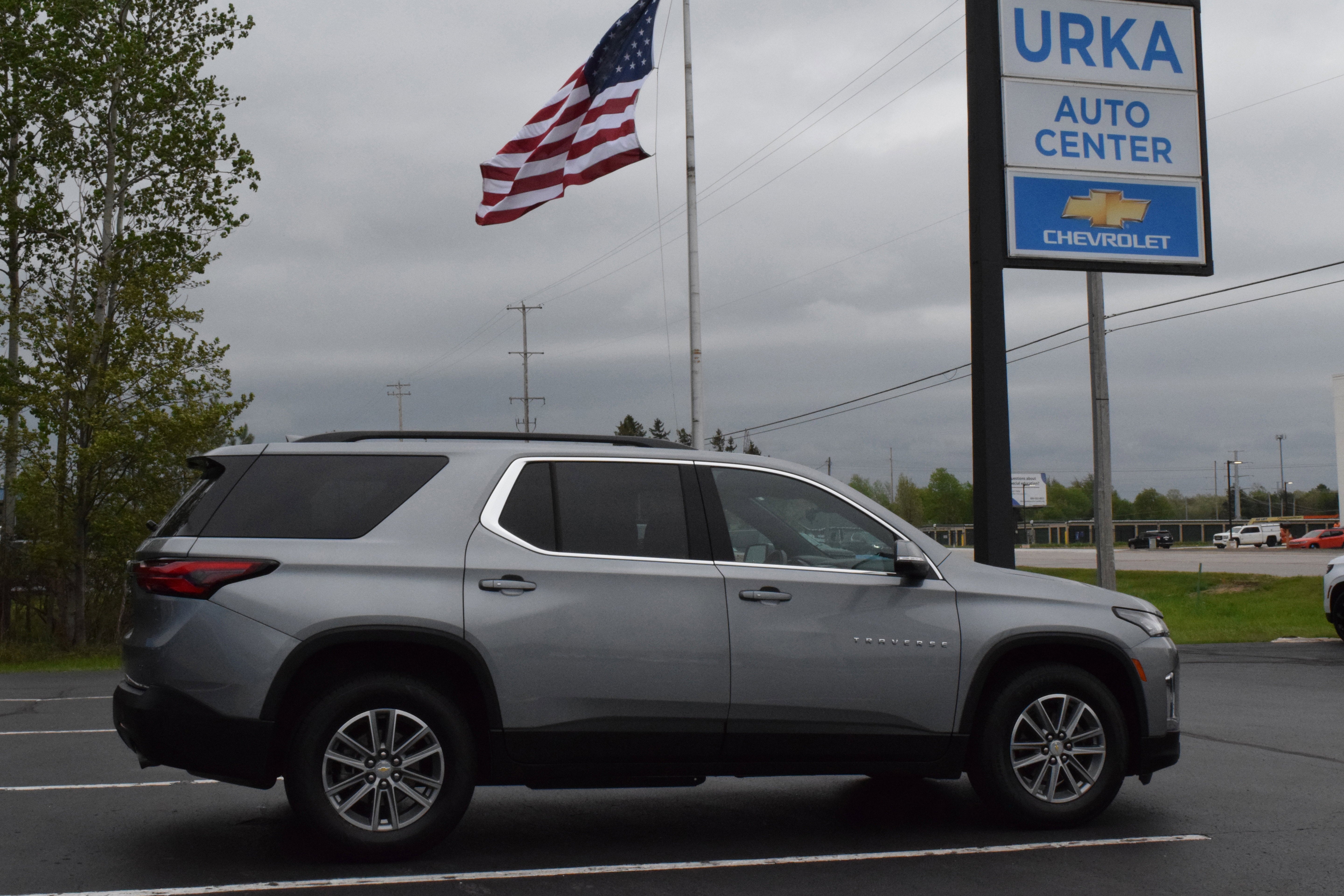 2023 Chevrolet Traverse LT Cloth