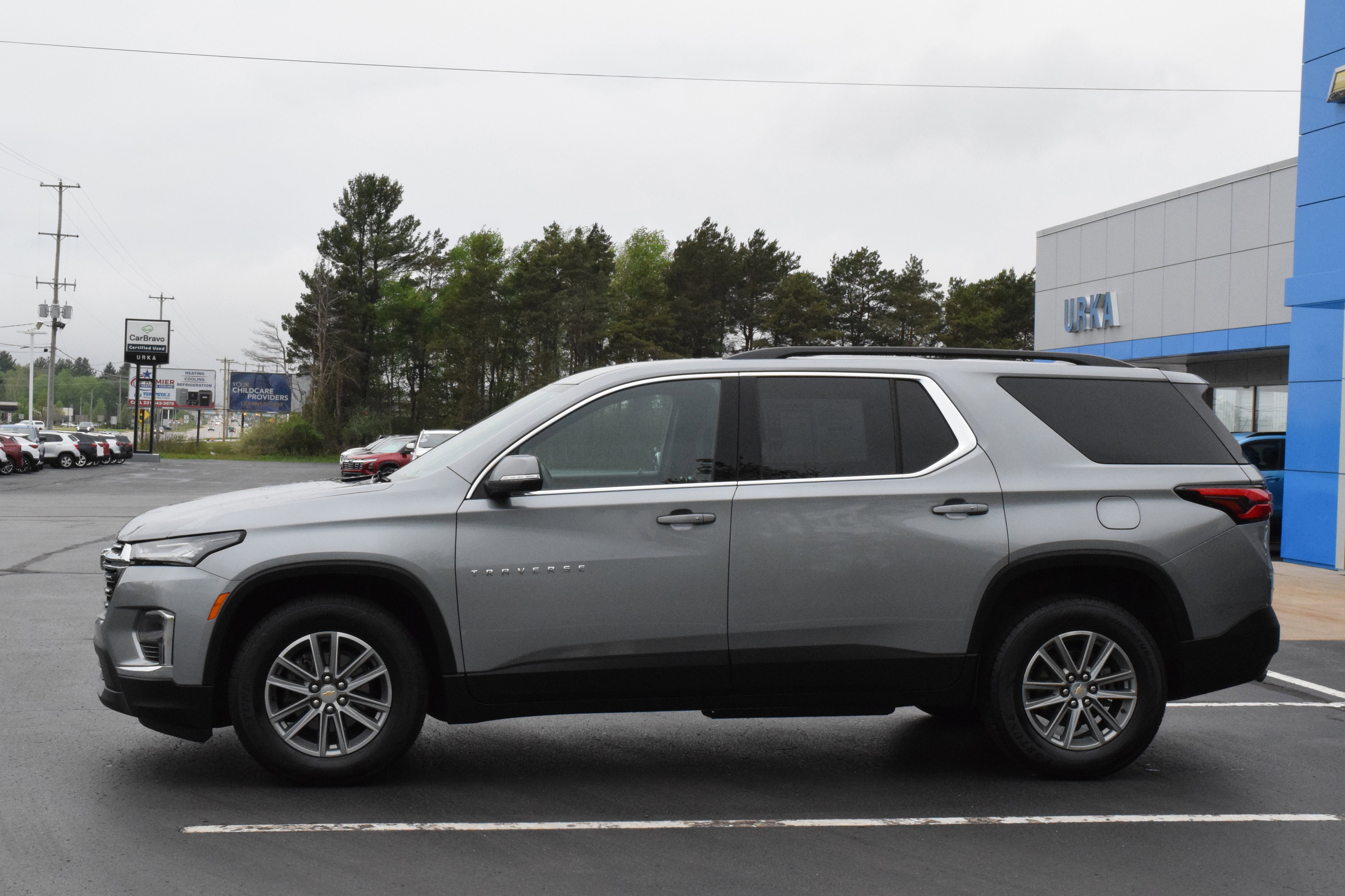 2023 Chevrolet Traverse LT Cloth
