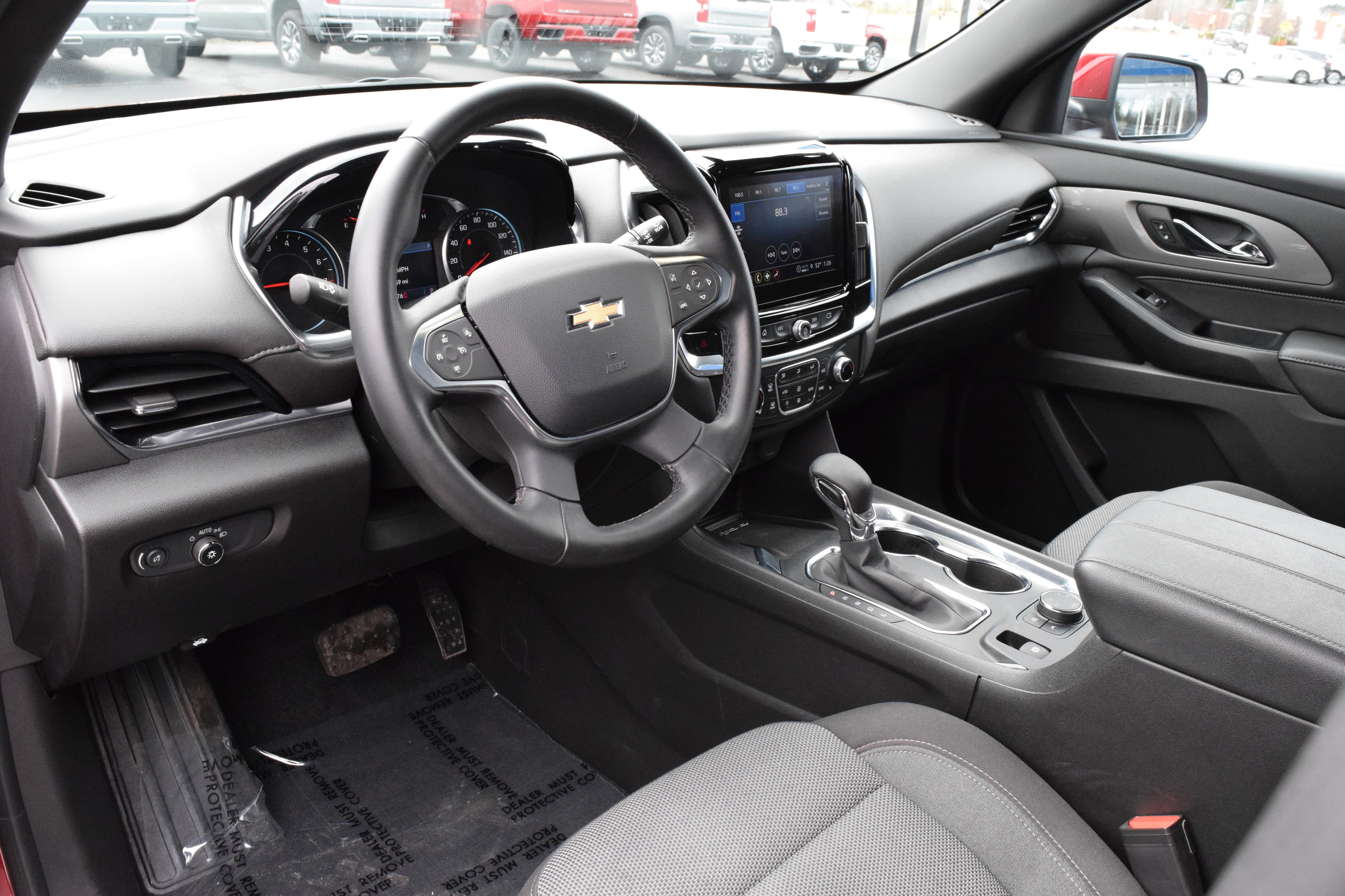 2023 Chevrolet Traverse LT Cloth