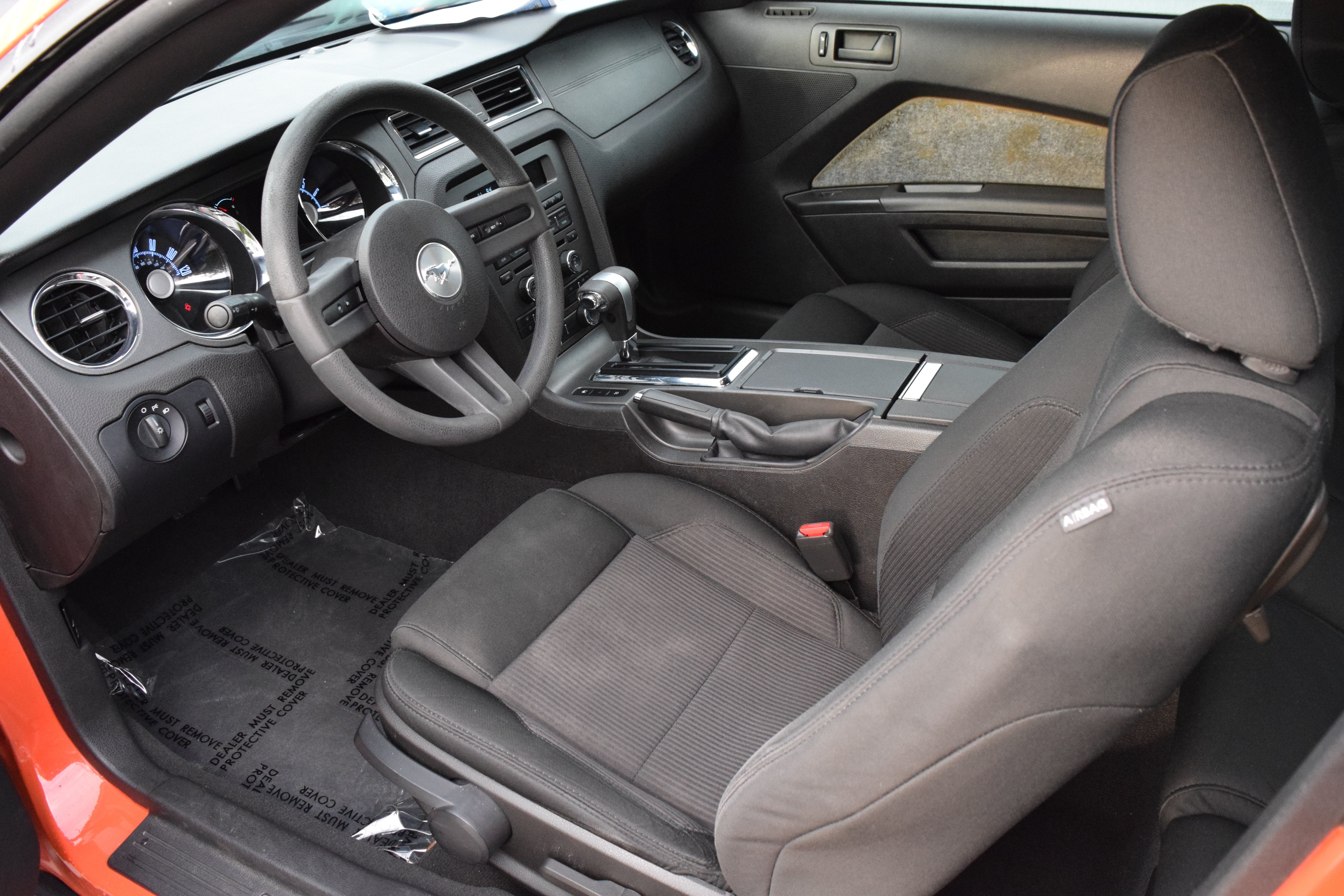 2010 Ford Mustang V6 Premium