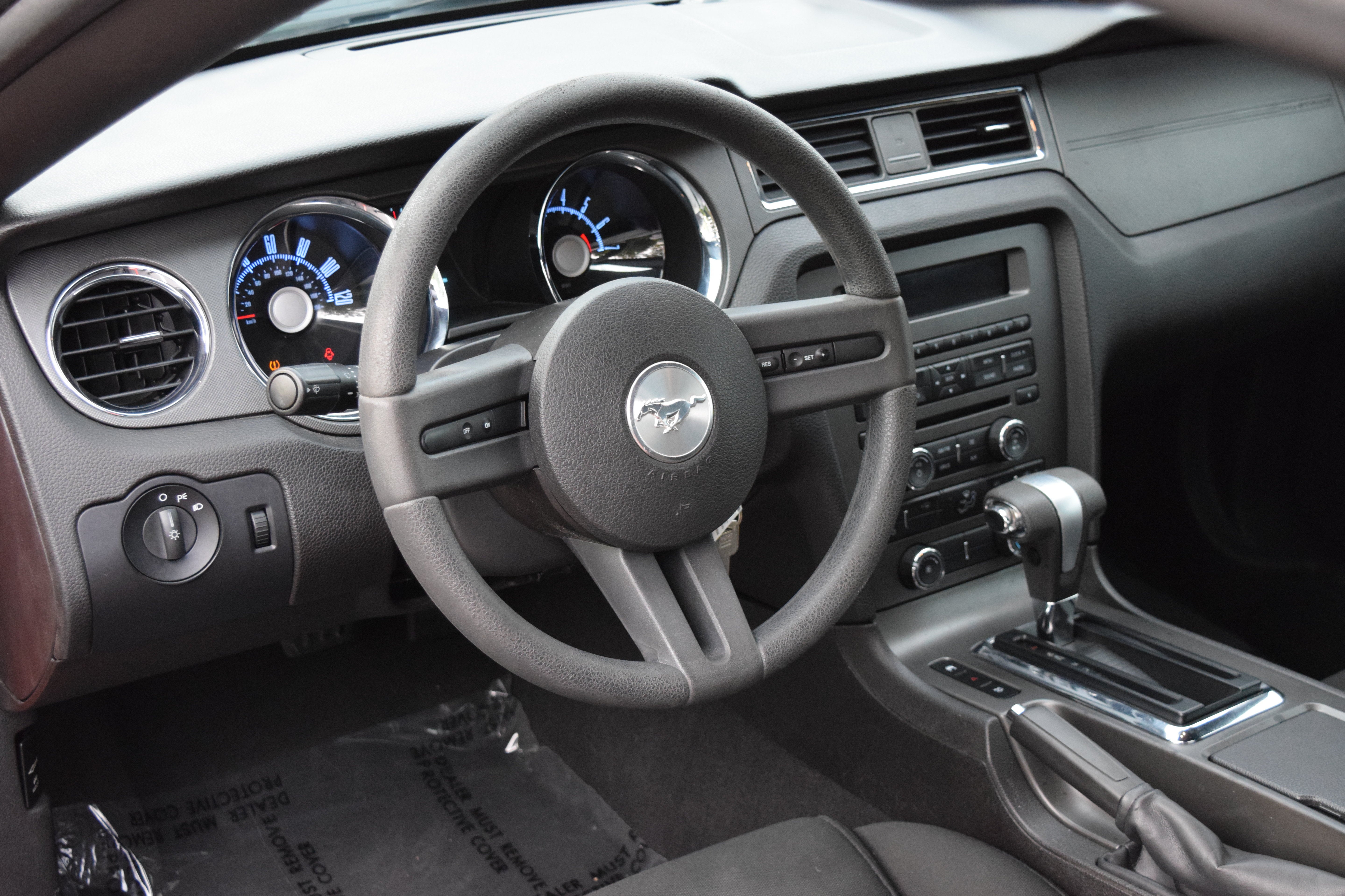 2010 Ford Mustang V6 Premium