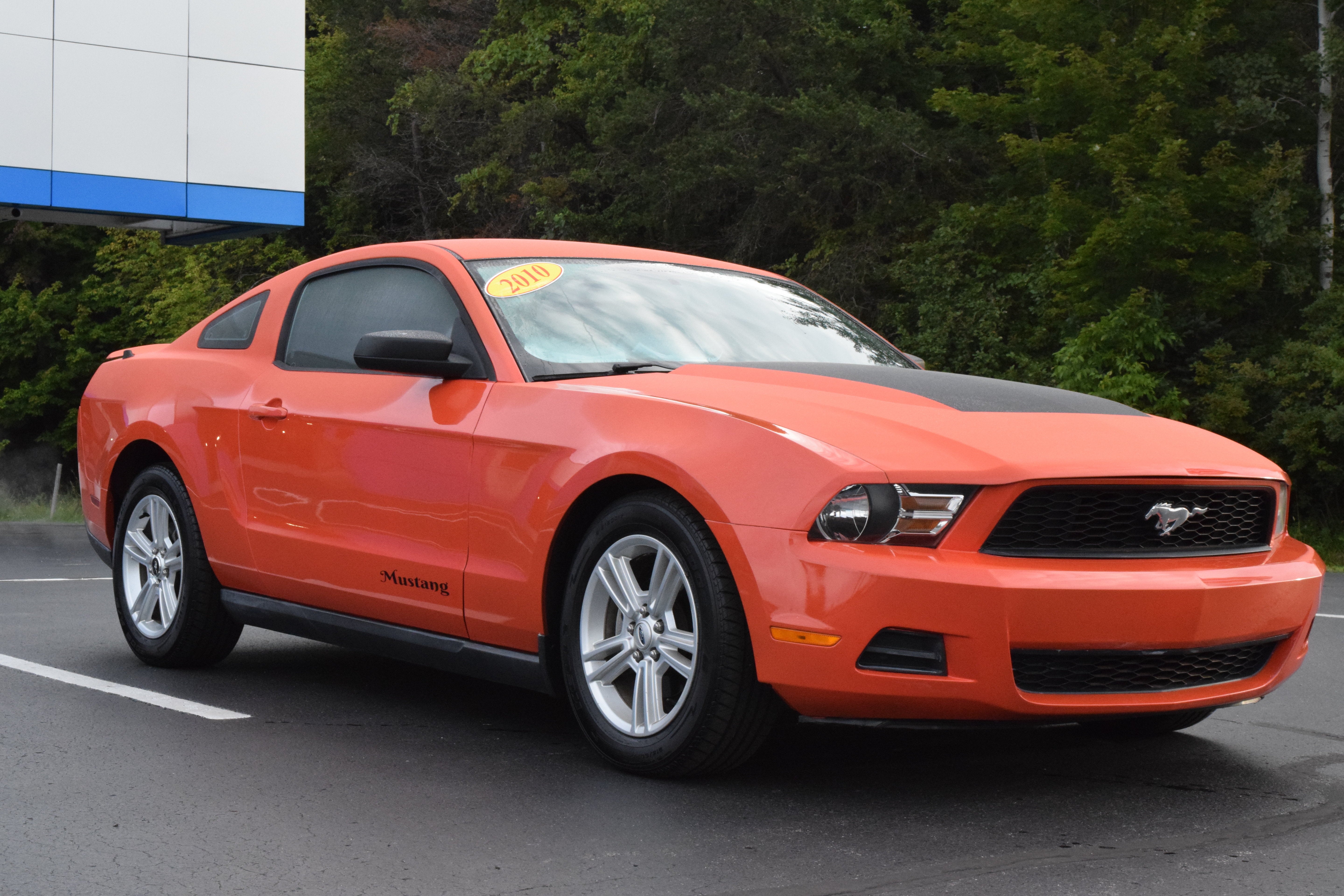 2010 Ford Mustang V6 Premium