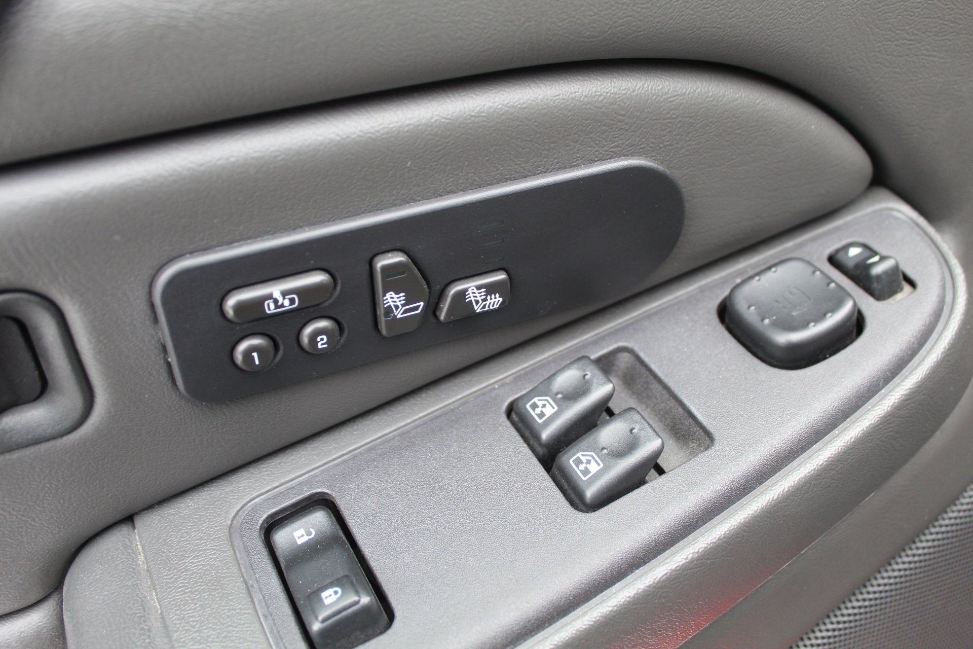 2004 Chevrolet Silverado 1500 SS