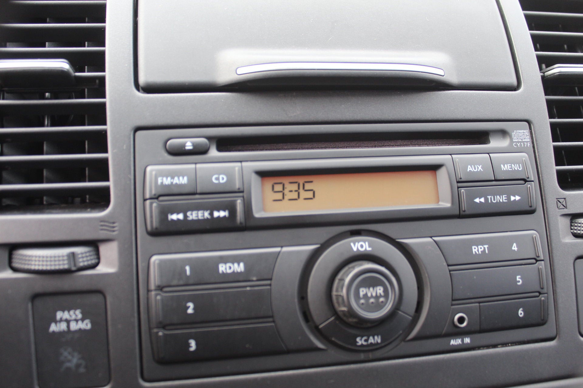 2012 Nissan Versa 1.8 S