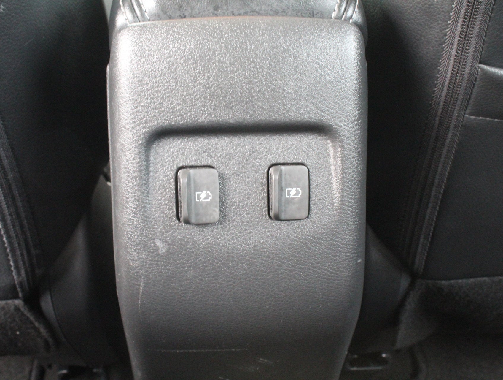 2024 Nissan Kicks SR Xtronic CVT