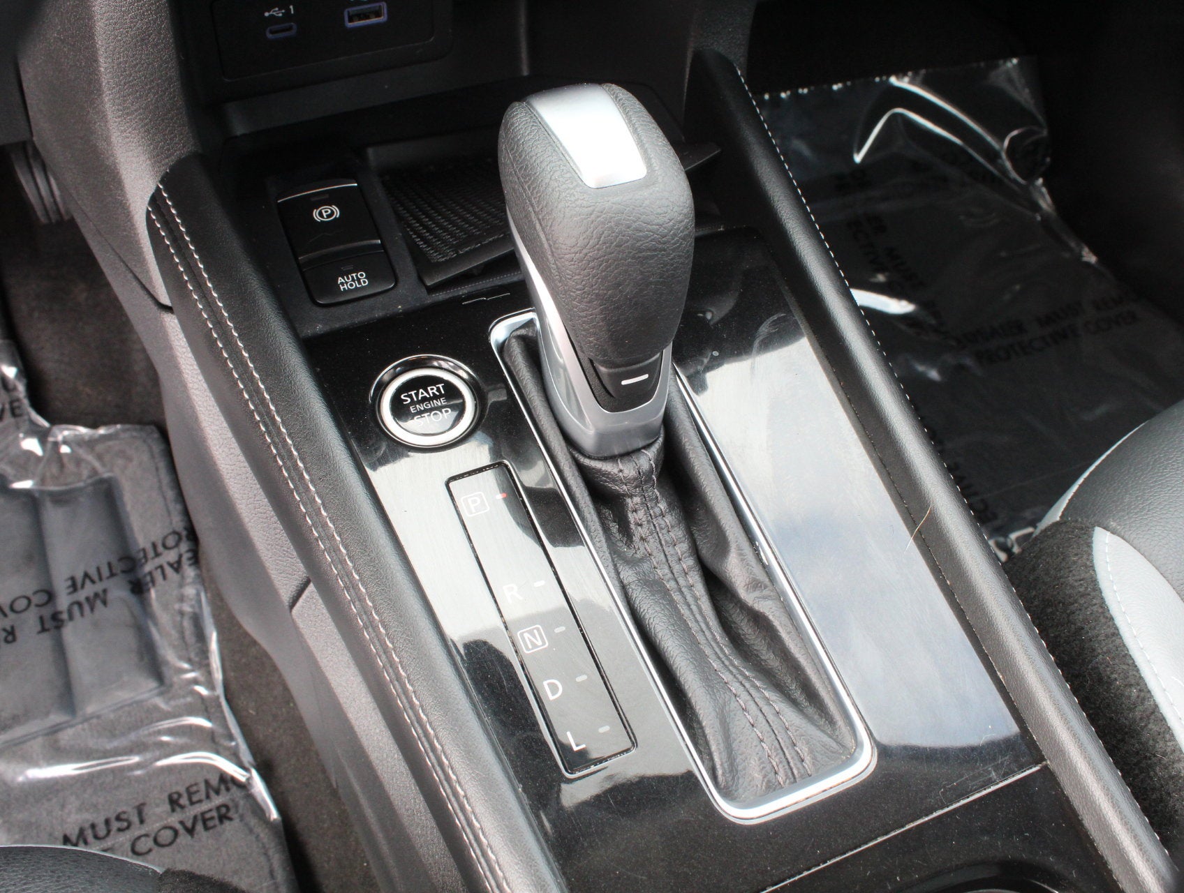 2024 Nissan Kicks SR Xtronic CVT