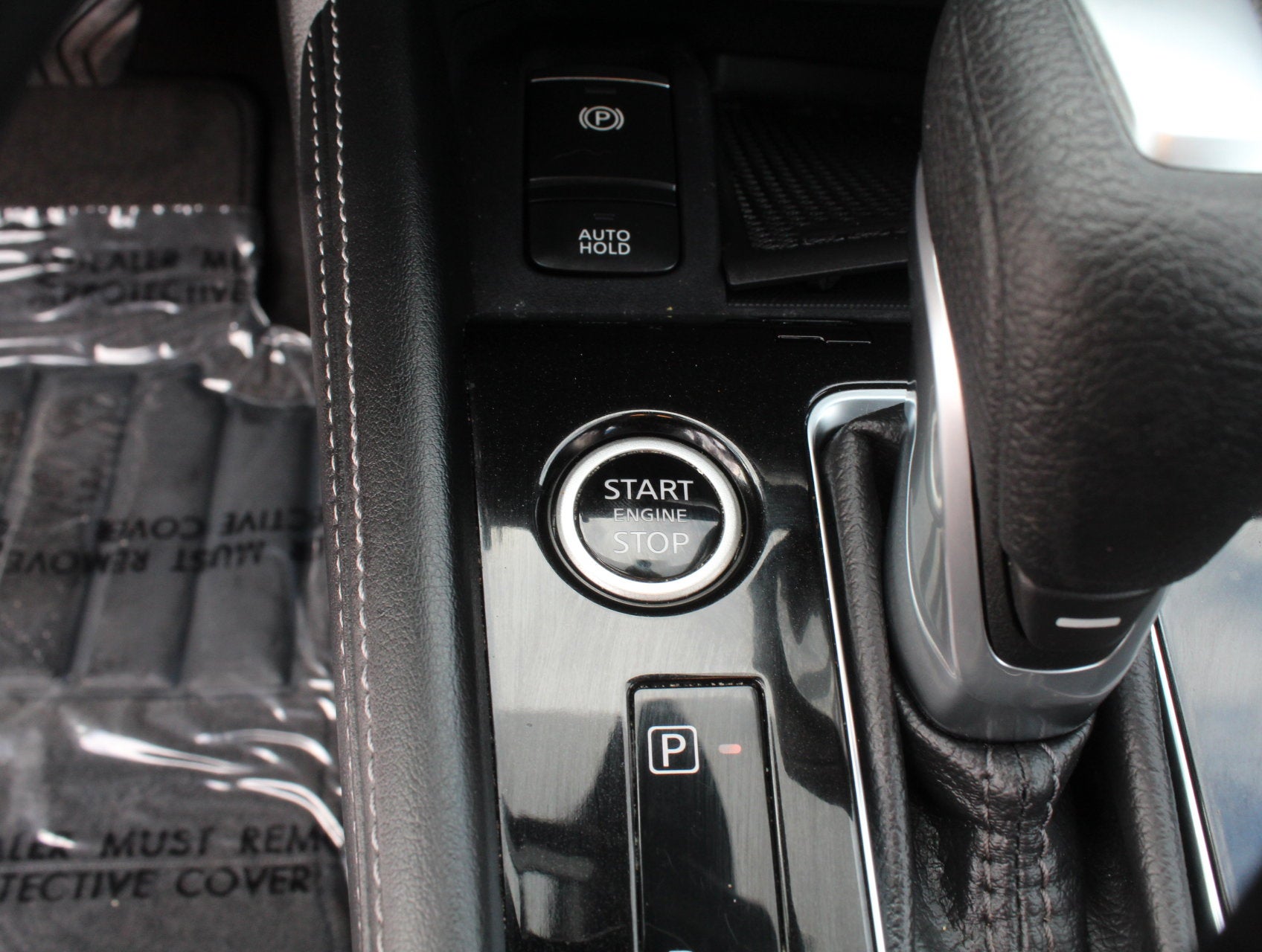 2024 Nissan Kicks SR Xtronic CVT