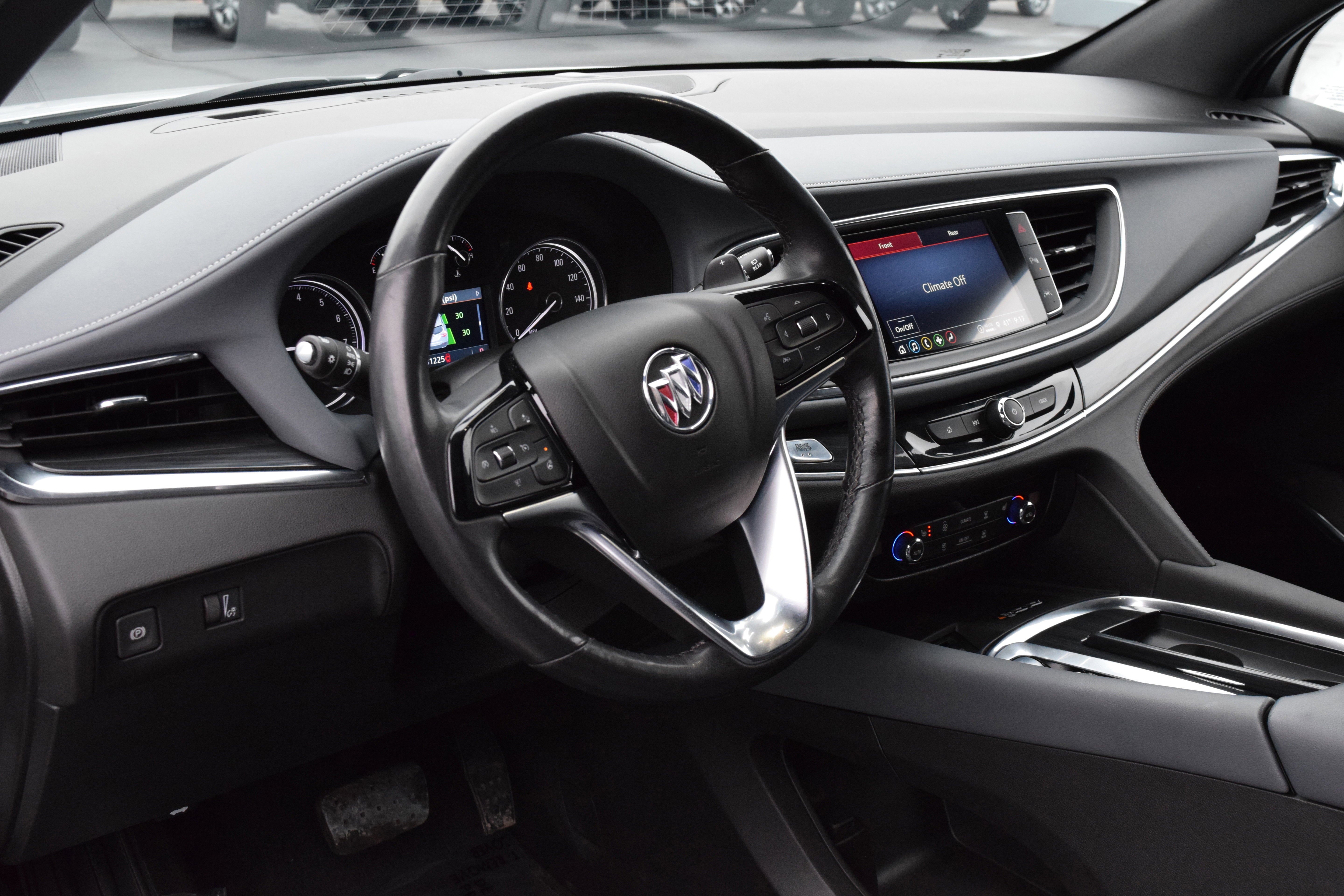 2023 Buick Enclave Essence