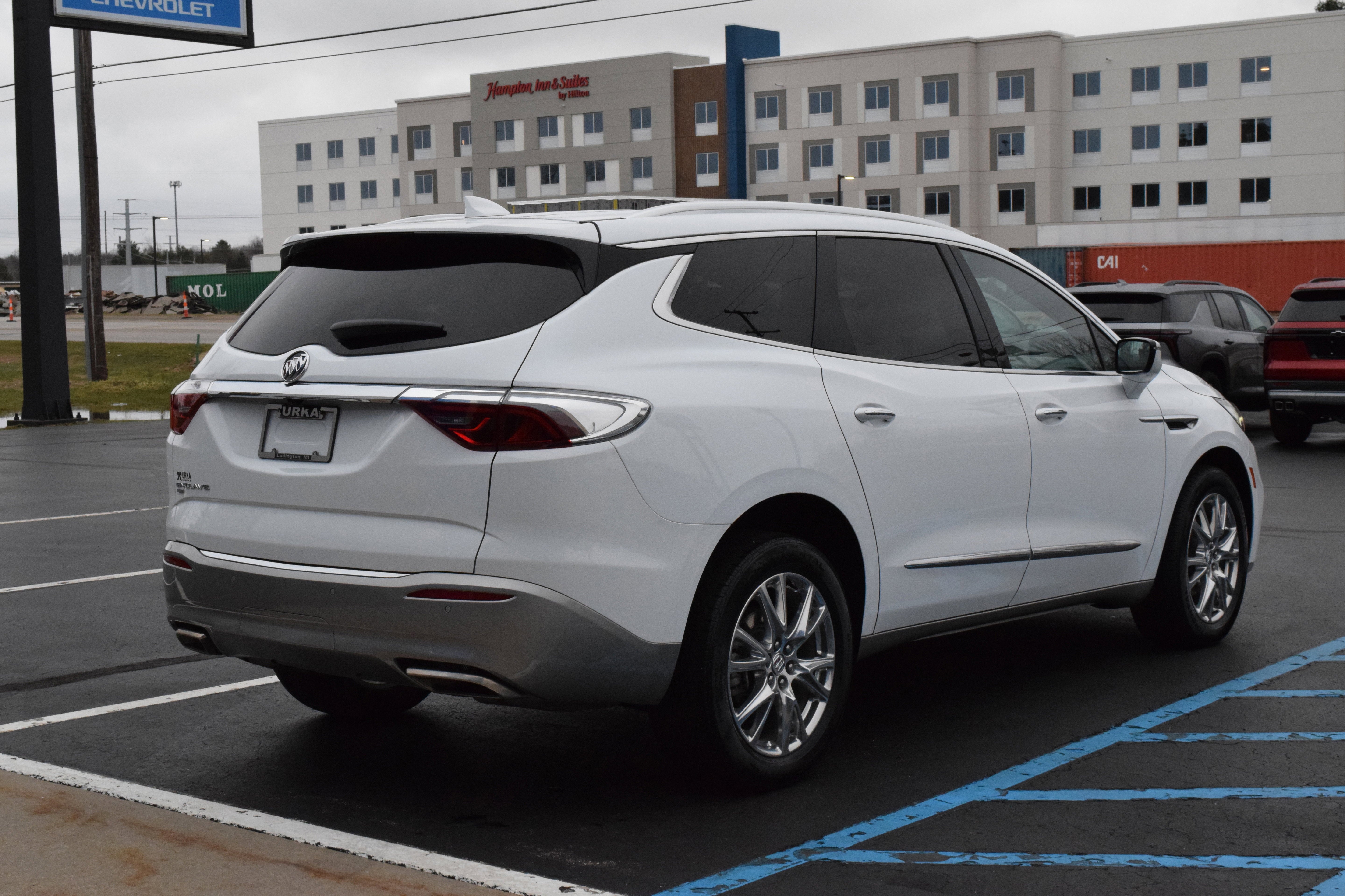 2023 Buick Enclave Essence